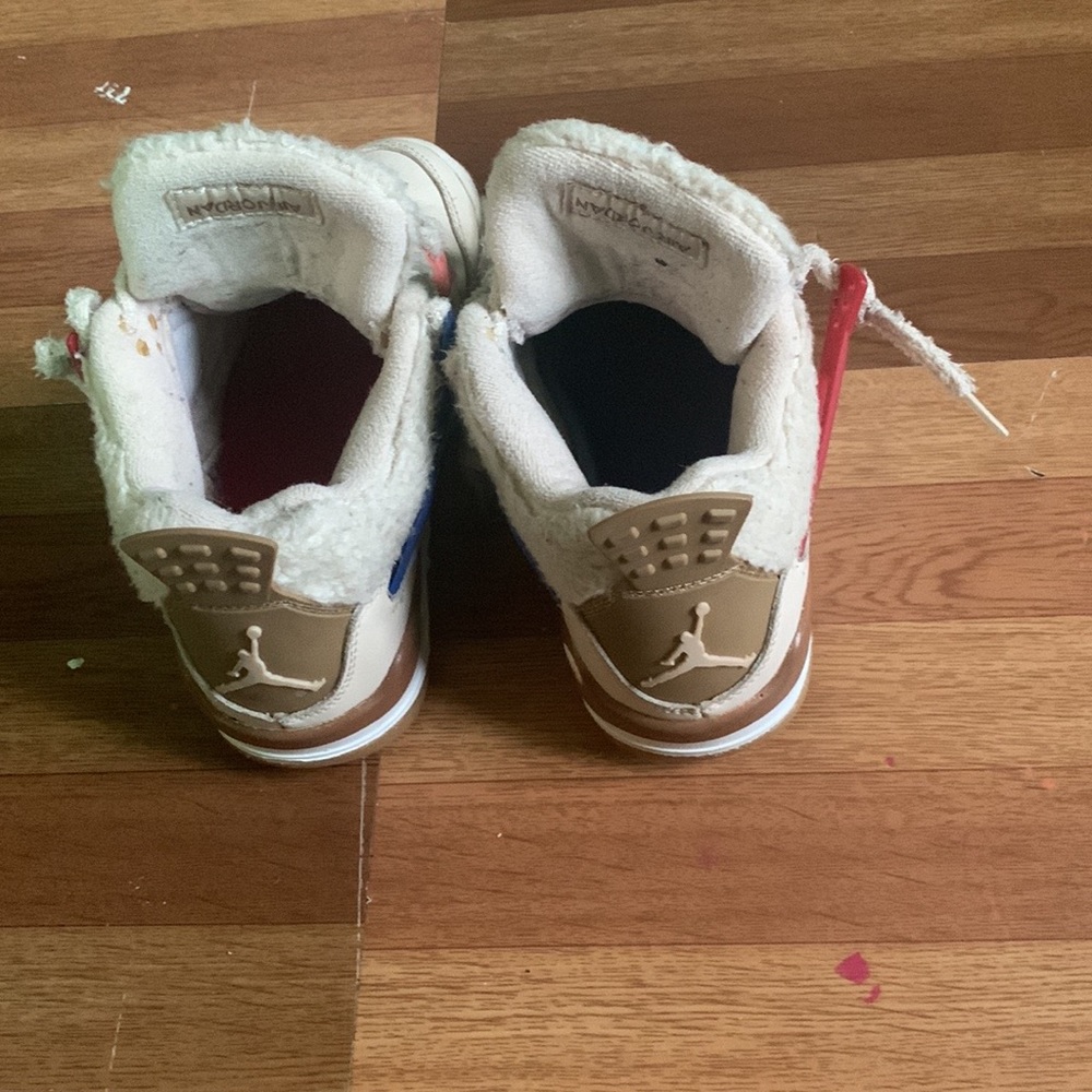 Unisex Jordan’s with wool around the top